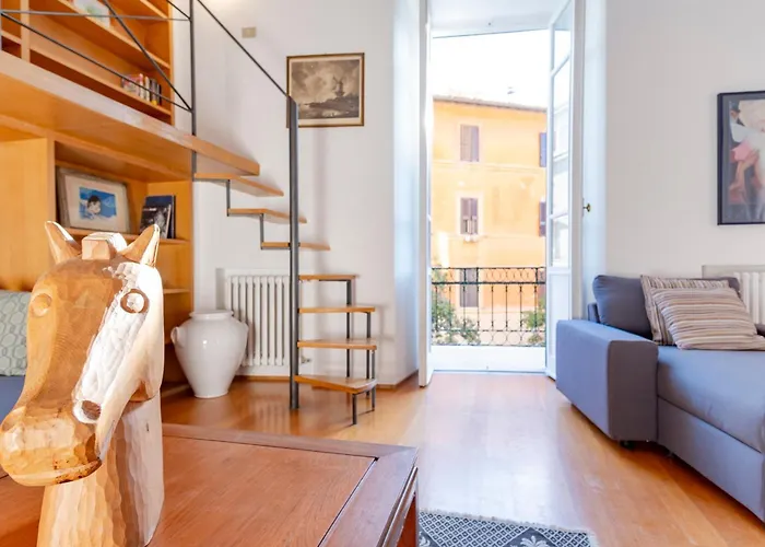 Elegantis Windows On Trastevere *