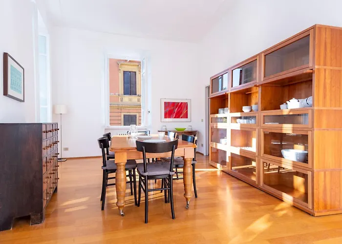 Elegantis Windows On Trastevere Roma